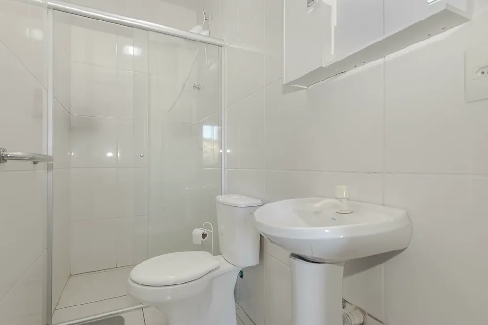 Casa para venda no bairro Guarujá em Porto Alegre