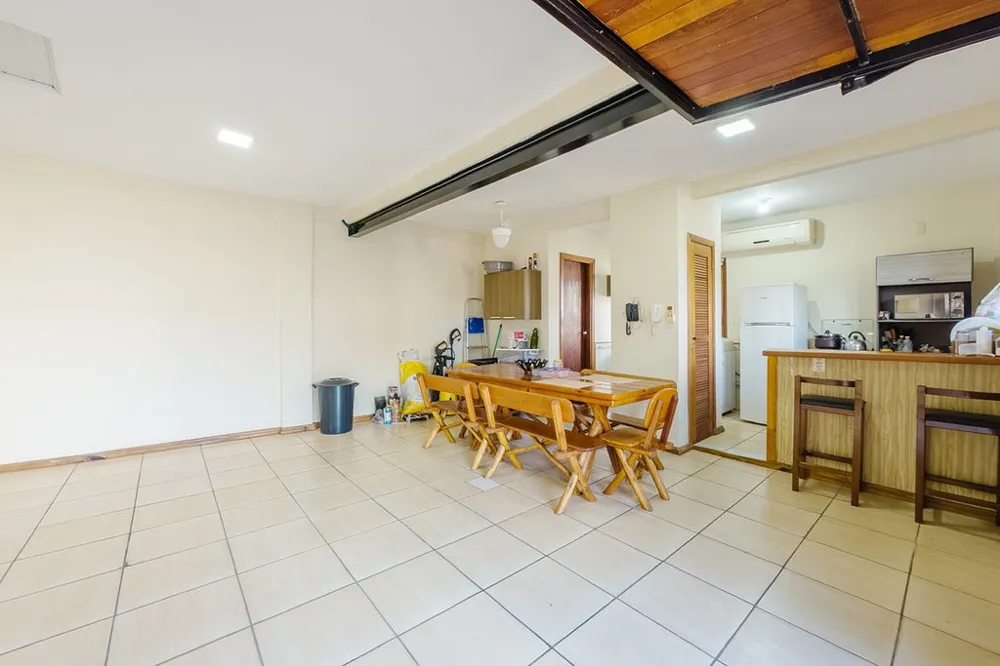 Casa para venda no bairro Centro em Canoas