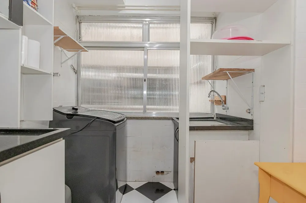 Apartamento para venda no bairro Vila Ipiranga em Porto Alegre