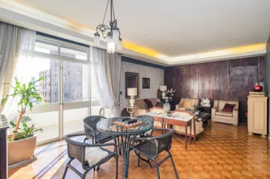 Apartamento para venda no bairro Moinhos de Vento em Porto Alegre