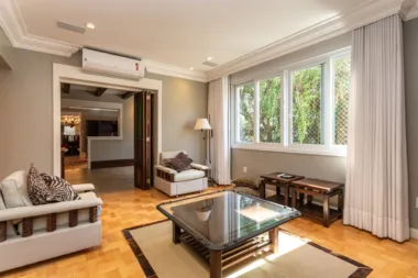 Apartamento para venda no bairro Moinhos de Vento em Porto Alegre