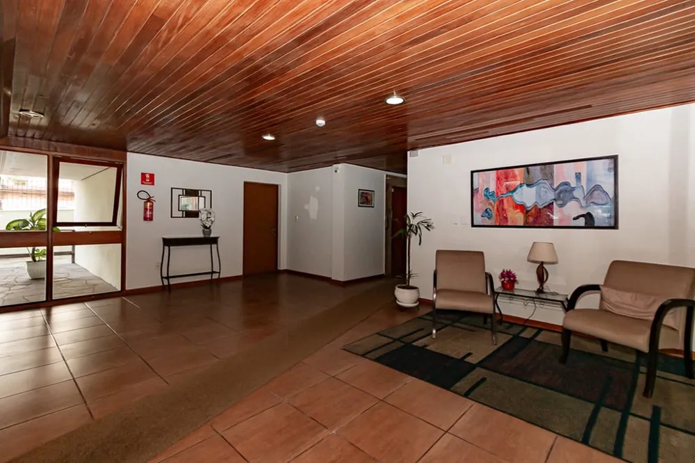 Apartamento para venda no bairro Vila Ipiranga em Porto Alegre