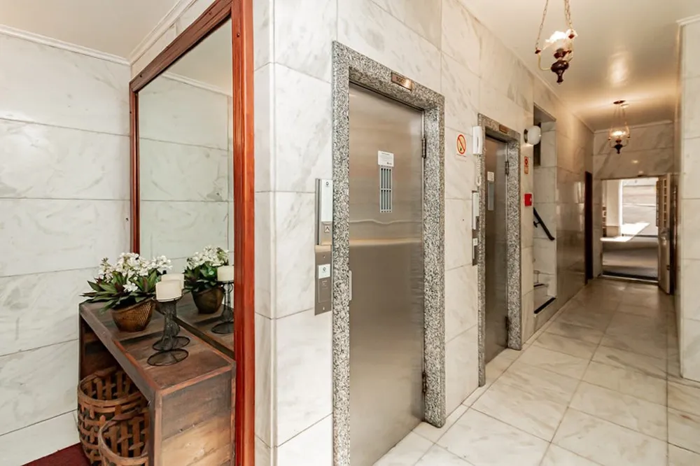 Apartamento para venda no bairro Centro Histórico em Porto Alegre