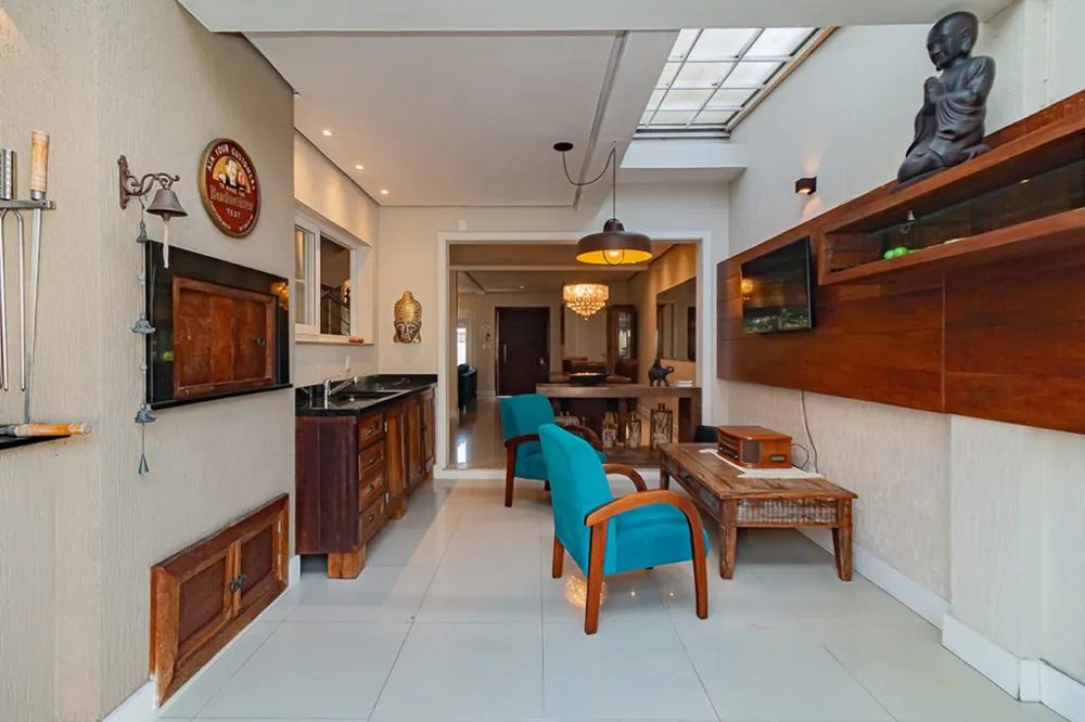 Casa para venda no bairro Guarujá em Porto Alegre