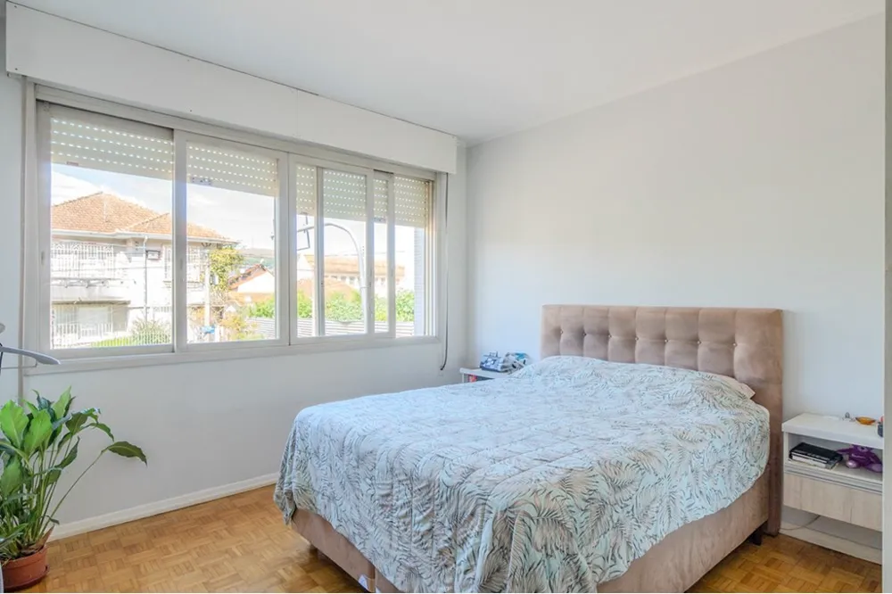 Apartamento para venda no bairro Medianeira em Porto Alegre