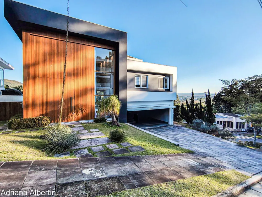 Casa em Condomínio para venda no bairro Vila Nova em Porto Alegre