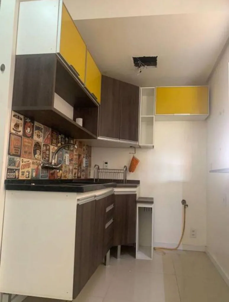 Casa para venda no bairro Guarujá em Porto Alegre