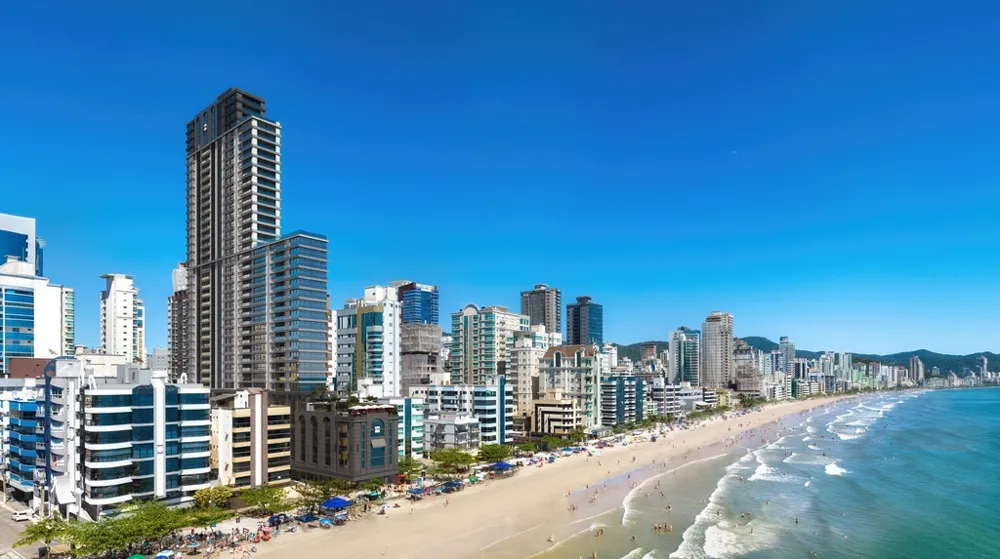 Apartamento para venda no bairro Meia Praia em Itapema