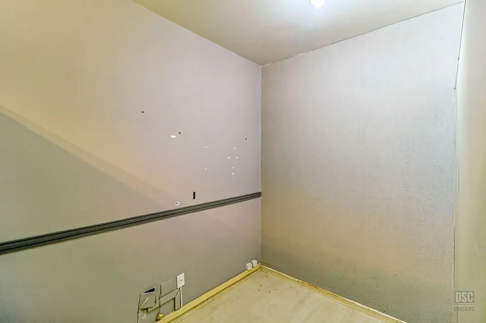 Sala para venda no bairro Passo da Areia em Porto Alegre
