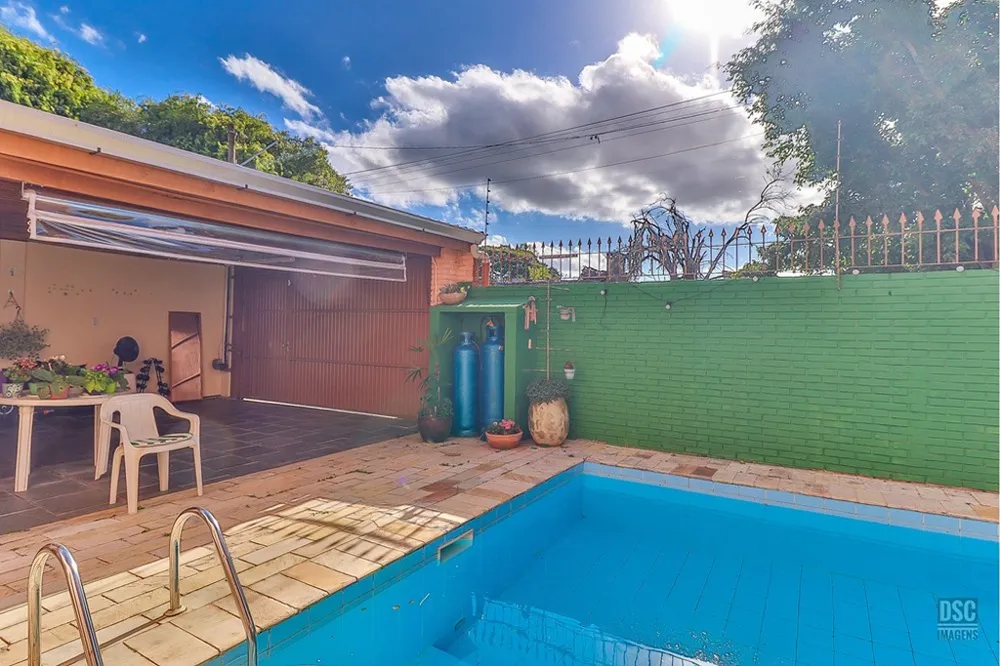 Casa para venda no bairro Rubem Berta em Porto Alegre