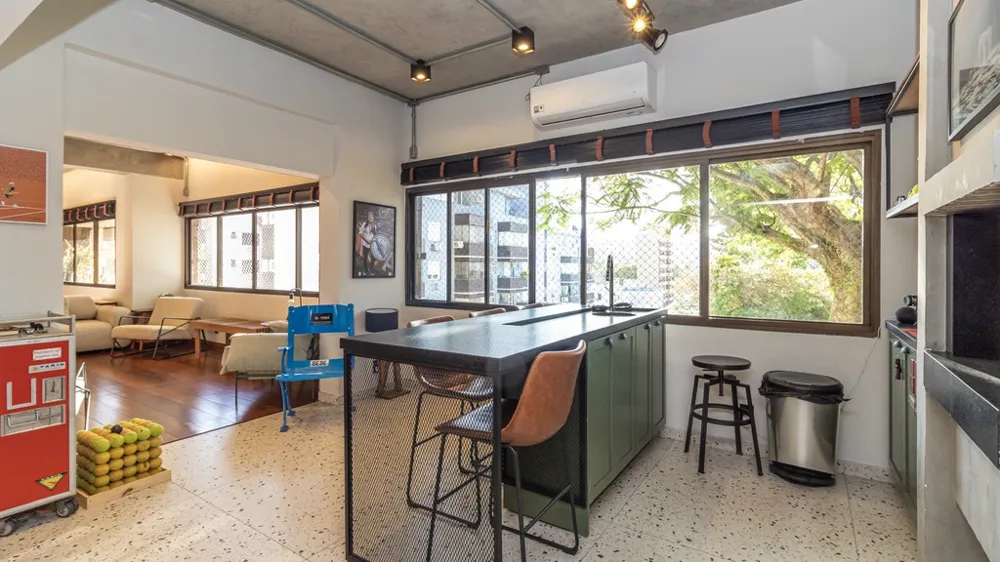 Apartamento para venda no bairro Moinhos de Vento em Porto Alegre