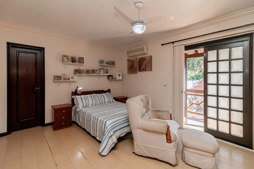 Casa para venda no bairro Jardim Itu Sabará em Porto Alegre