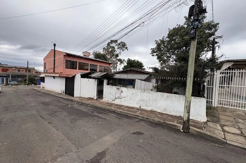 Casa para venda no bairro Santa Rosa de Lima em Porto Alegre