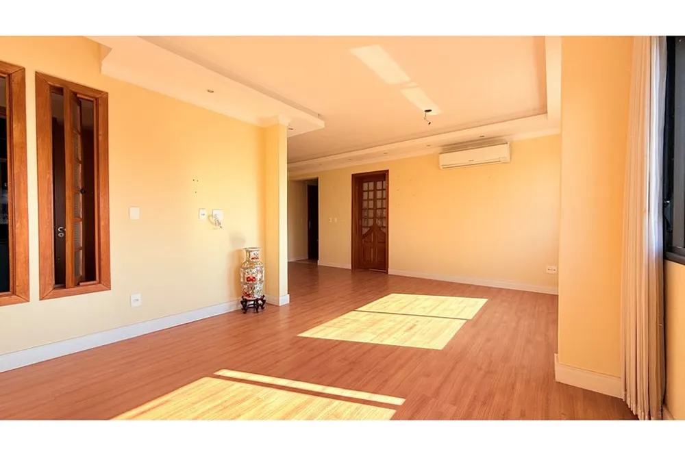 Apartamento para venda no bairro Menino Deus em Porto Alegre