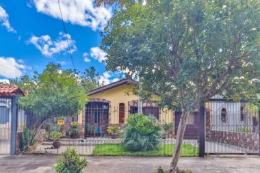 Casa para venda no bairro Rubem Berta em Porto Alegre