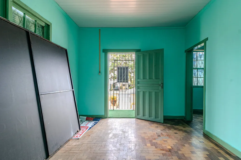 Edifício Comercial para venda no bairro Vila Ipiranga em Porto Alegre