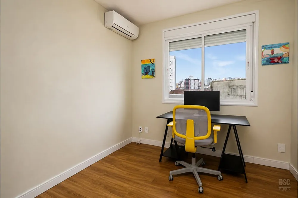 Apartamento para venda no bairro Passo da Areia em Porto Alegre