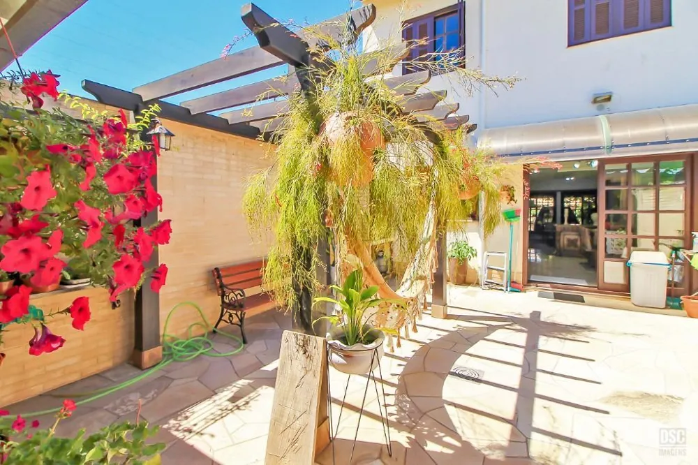 Casa para venda no bairro Cavalhada em Porto Alegre