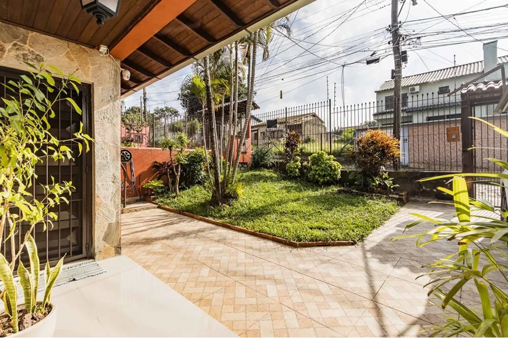 Casa para venda no bairro Rubem Berta em Porto Alegre
