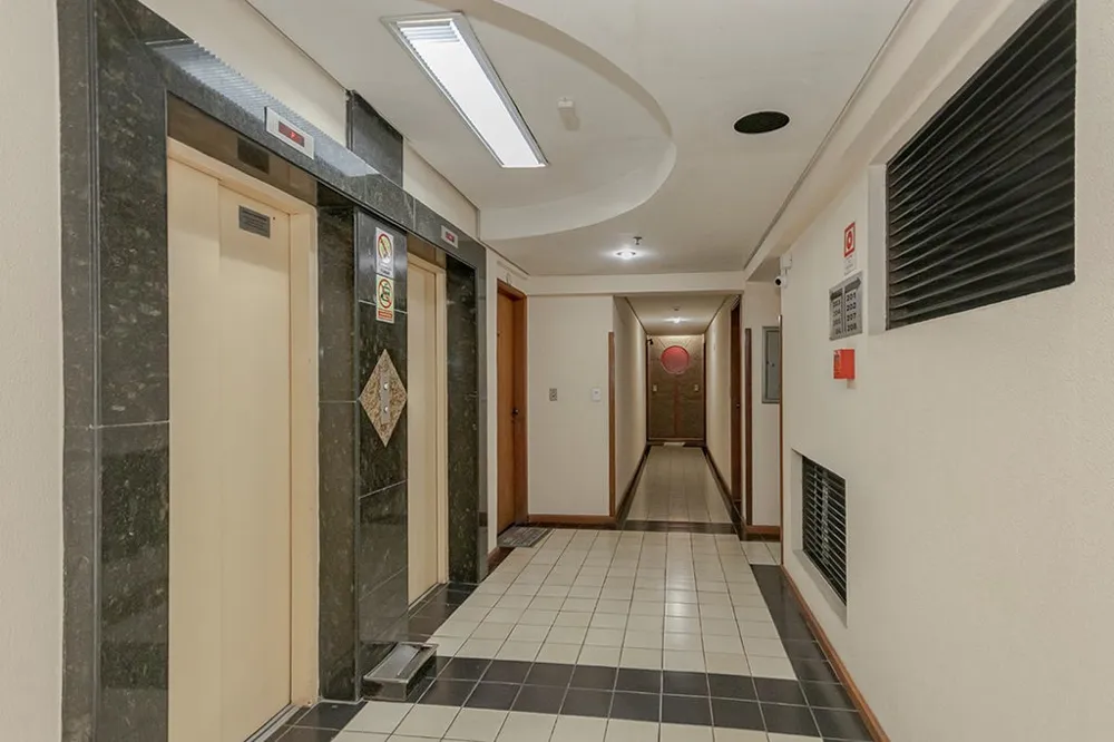 Sala para venda no bairro Floresta em Porto Alegre