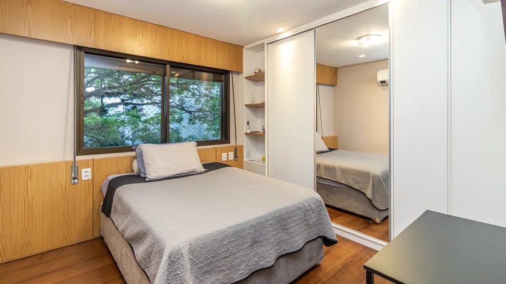 Apartamento para venda no bairro Moinhos de Vento em Porto Alegre