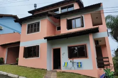 Casa em Condomínio para venda no bairro Cavalhada em Porto Alegre