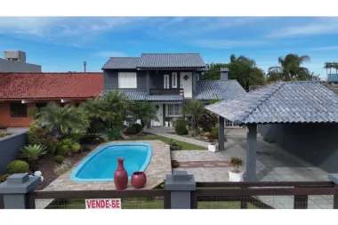 Casa para venda no bairro Centro em Xangri-Lá