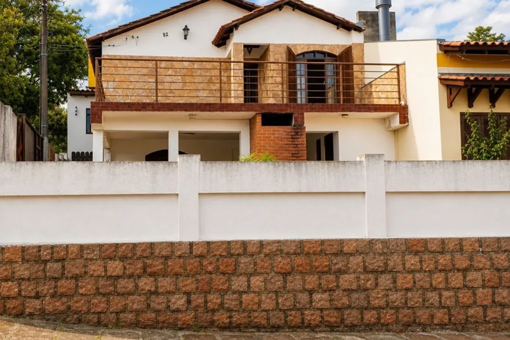 Casa para venda no bairro Partenon em Porto Alegre