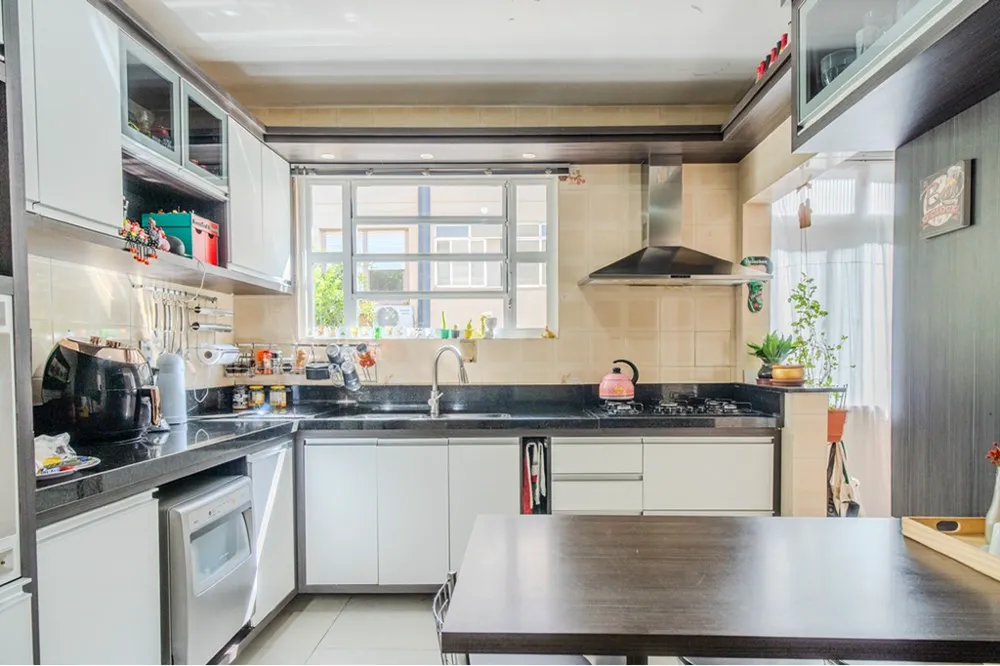 Apartamento para venda no bairro Medianeira em Porto Alegre