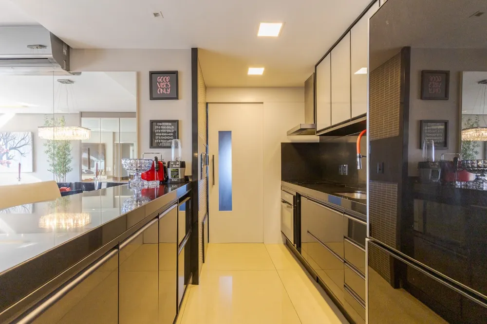 Apartamento para venda no bairro Passo da Areia em Porto Alegre