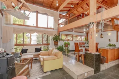 Casa para venda no bairro Passo da Areia em Porto Alegre
