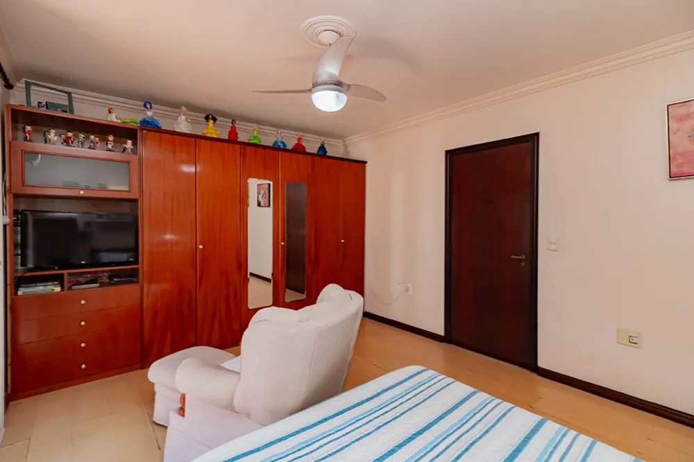 Casa para venda no bairro Jardim Itu Sabará em Porto Alegre