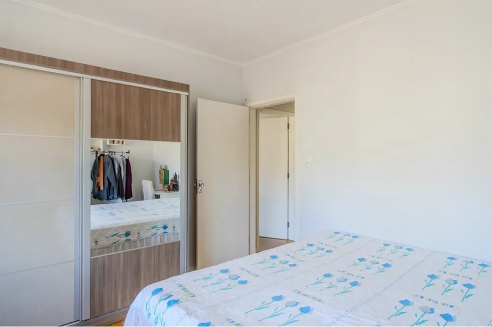 Apartamento para venda no bairro Medianeira em Porto Alegre
