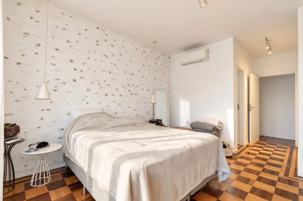 Casa para venda no bairro Três Figueiras em Porto Alegre
