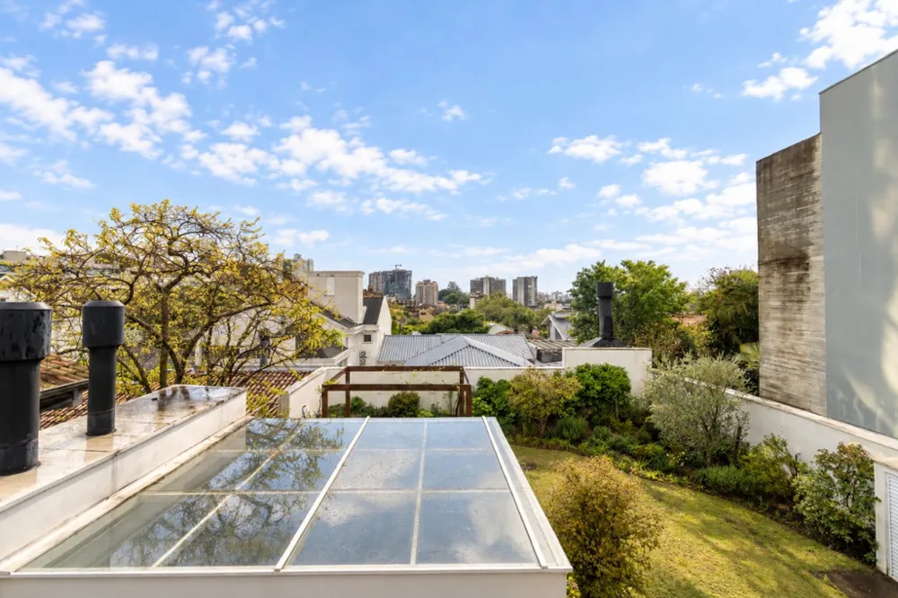 Casa para venda no bairro Três Figueiras em Porto Alegre