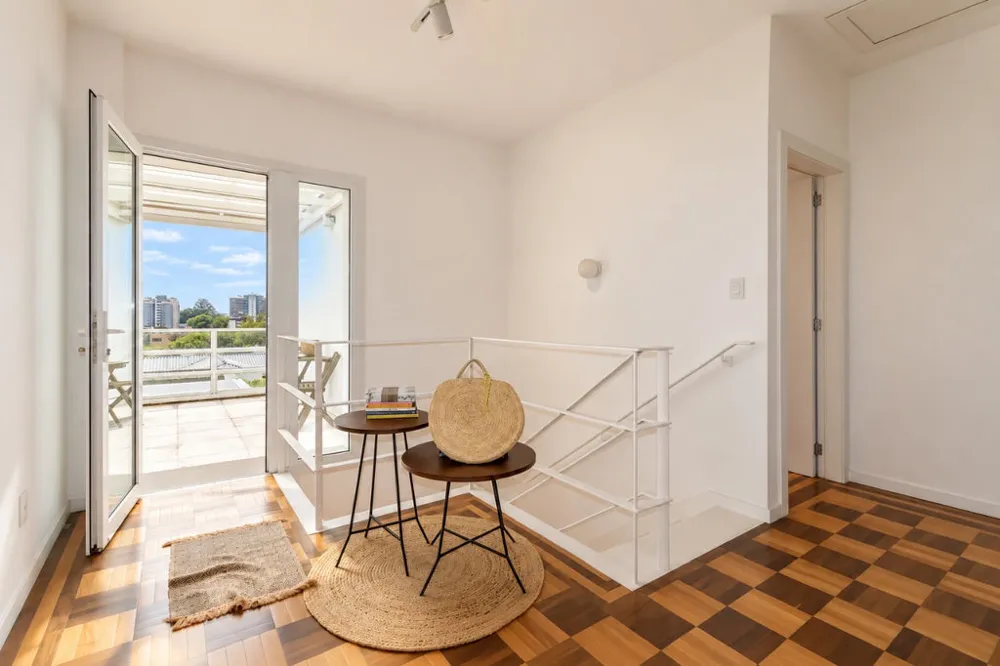 Casa para venda no bairro Três Figueiras em Porto Alegre