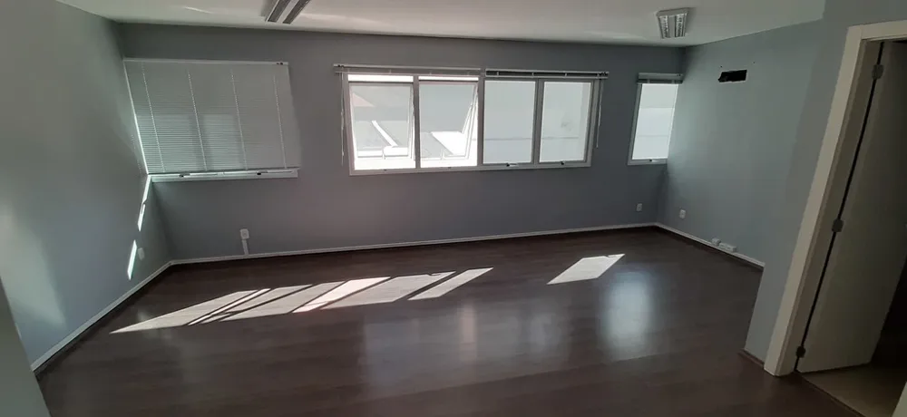 Sala para venda no bairro Menino Deus em Porto Alegre