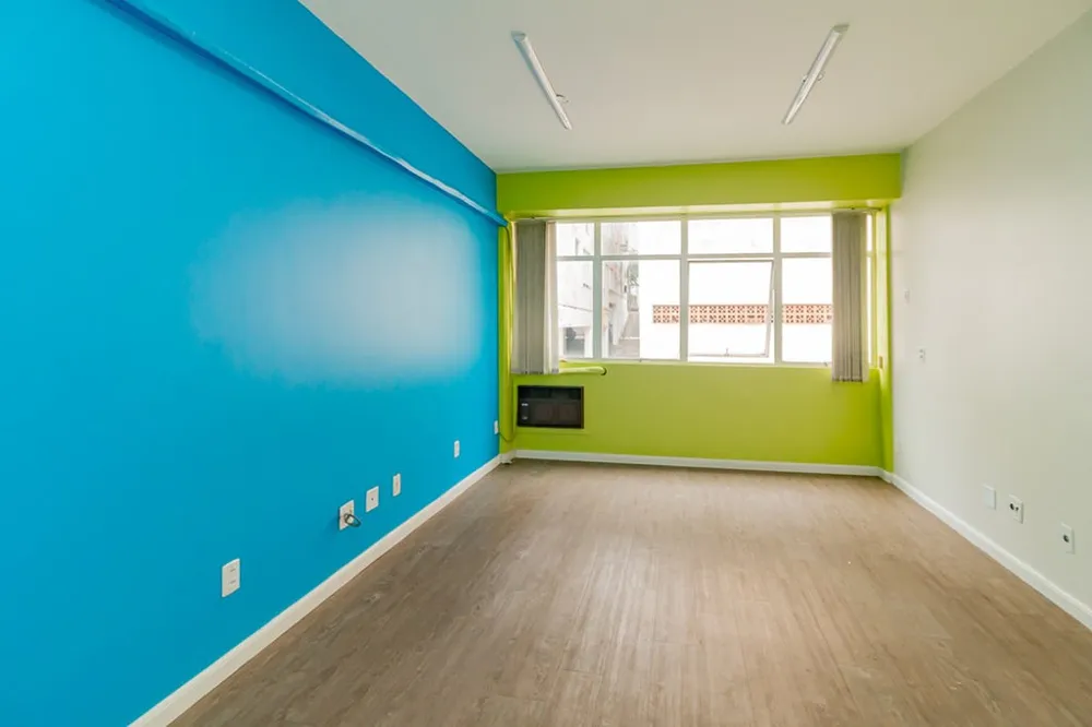 Sala para venda no bairro Auxiliadora em Porto Alegre