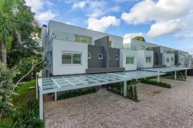 Casa em Condomínio para venda no bairro Pedra Redonda em Porto Alegre