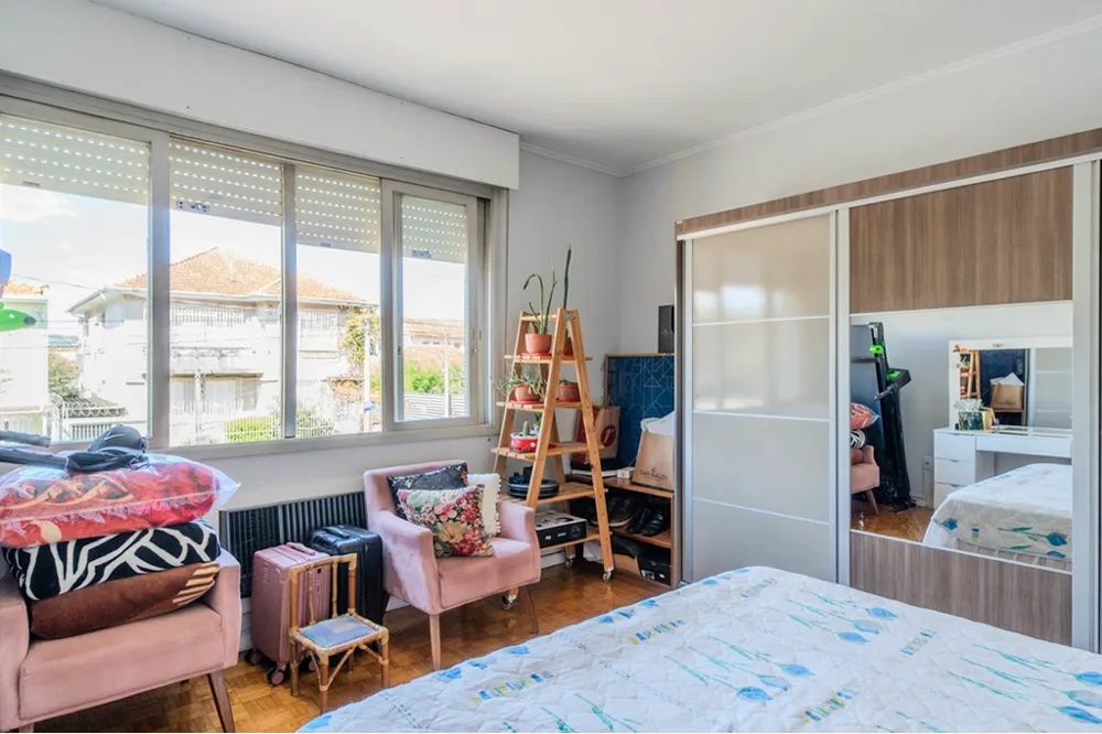 Apartamento para venda no bairro Medianeira em Porto Alegre