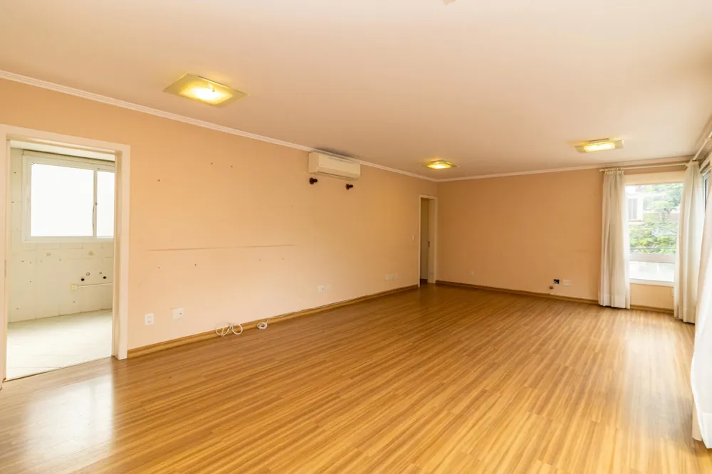 Apartamento para venda no bairro Moinhos de Vento em Porto Alegre