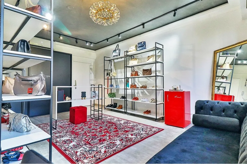 Sala para venda no bairro Tristeza em Porto Alegre