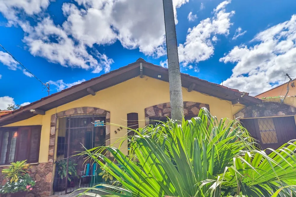 Casa para venda no bairro Rubem Berta em Porto Alegre