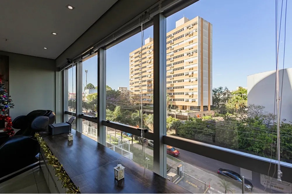 Sala para venda no bairro Petrópolis em Porto Alegre