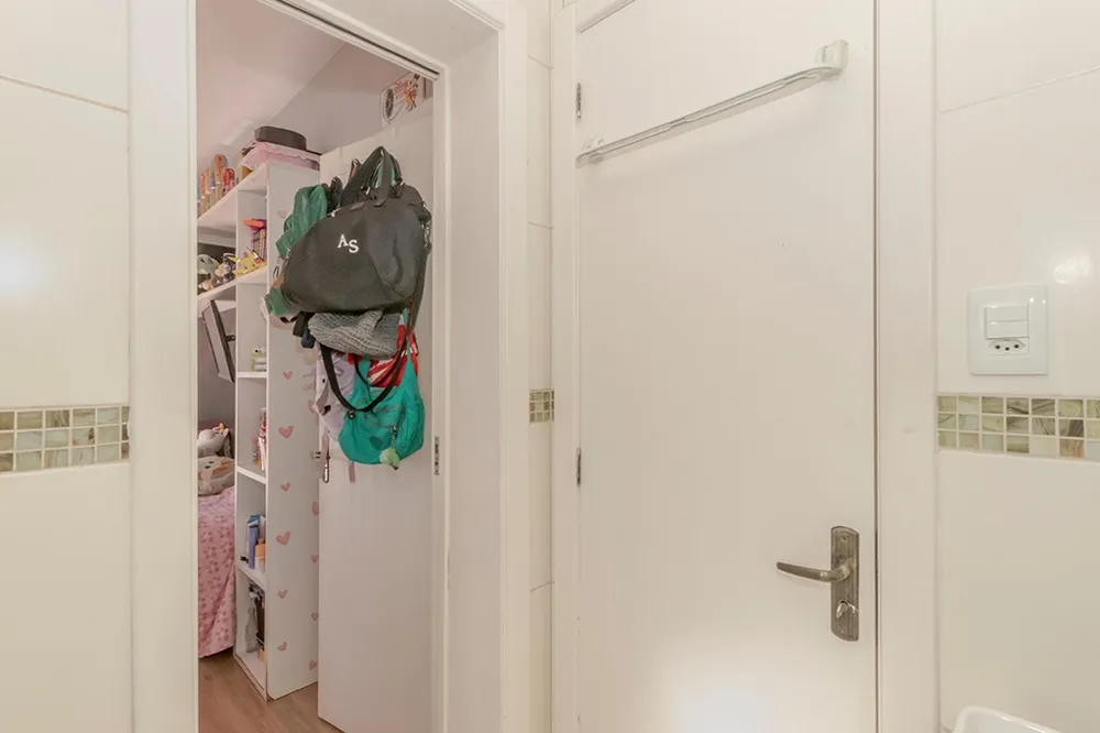 Casa para venda no bairro Lomba do Pinheiro em Porto Alegre