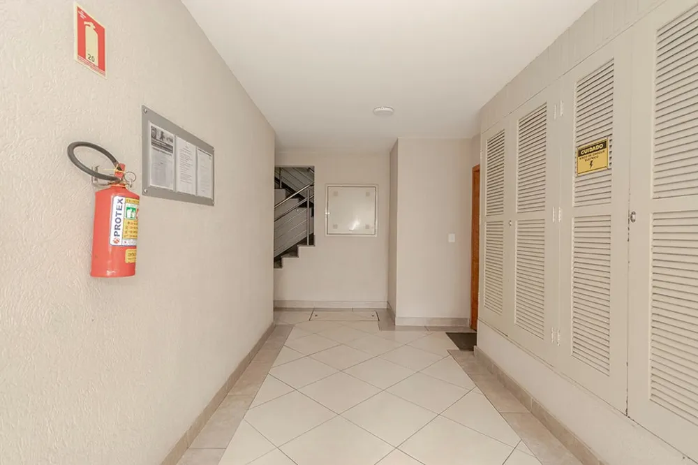 Apartamento para venda no bairro Vila Ipiranga em Porto Alegre