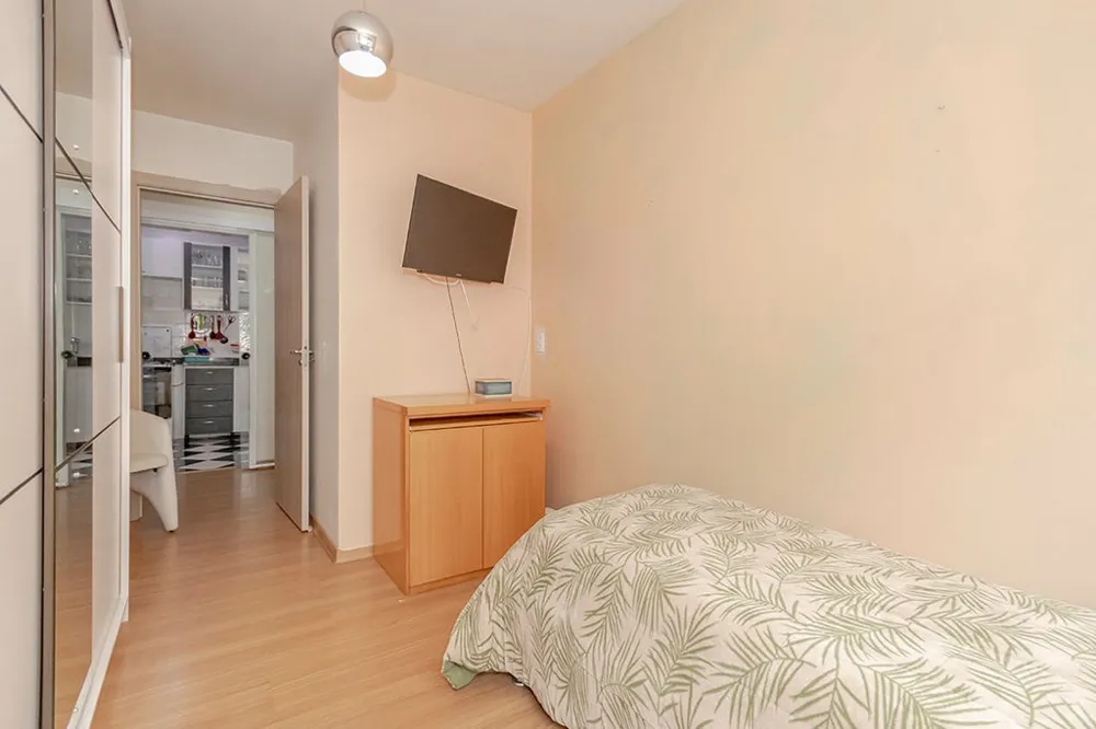 Apartamento para venda no bairro Vila Ipiranga em Porto Alegre