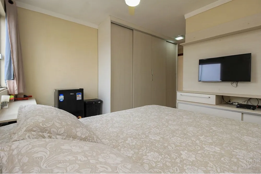 Casa para venda no bairro Guarujá em Porto Alegre