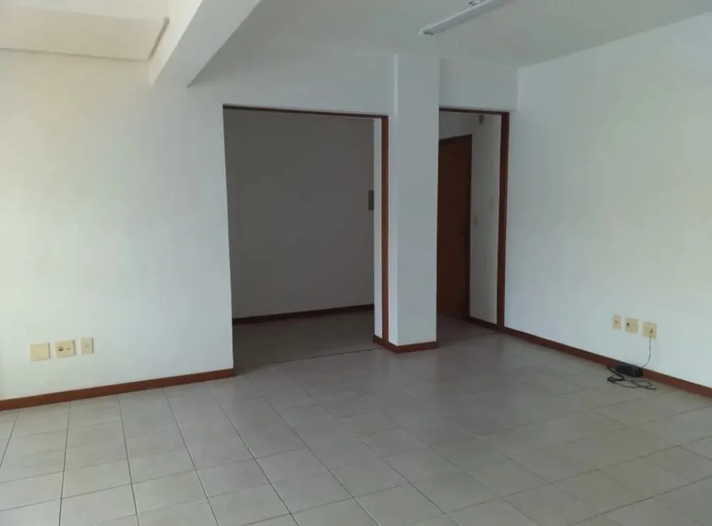 Sala para venda no bairro Passo da Areia em Porto Alegre