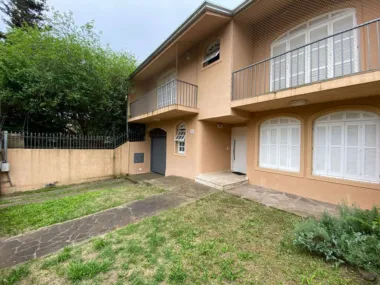 Casa para venda no bairro Chácara das Pedras em Porto Alegre